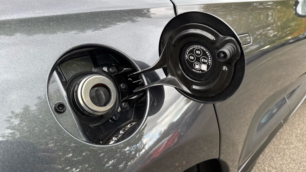 Used Aston Martin DBX 2024 for sale - 76216981: Photo 26