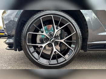 Used Aston Martin DBX 2024 for sale - 76216981: Photo