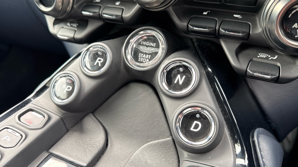 Used Aston Martin Vantage 2019 for sale - 76355224: Photo 32