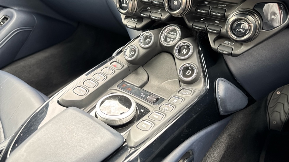 Used Aston Martin Vantage 2019 for sale - 76355224: Photo 33