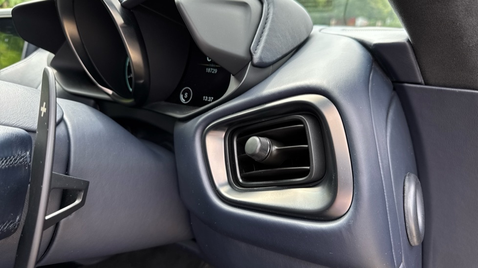 Used Aston Martin Vantage 2019 for sale - 76355224: Photo 45