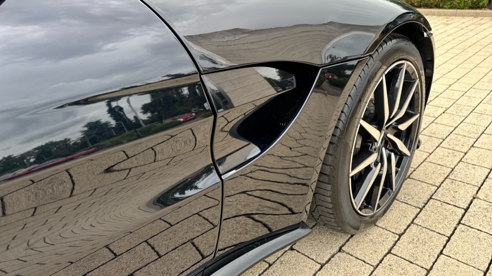 Used Aston Martin Vantage 2019 for sale - 76355224: Photo 9