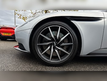 Used Aston Martin DB11 2019 for sale - 76630276: Photo