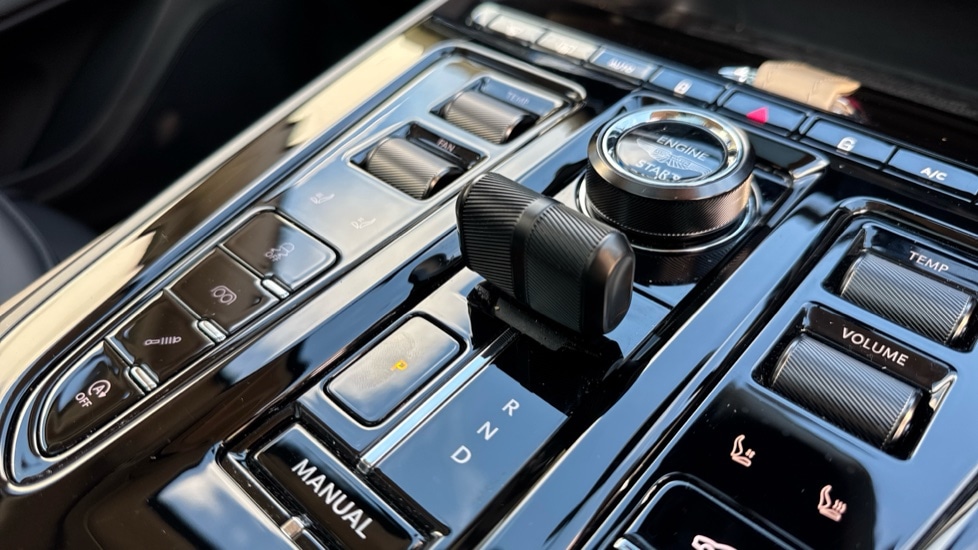 Used Aston Martin DBX 2025 for sale - 75742764: Photo 31