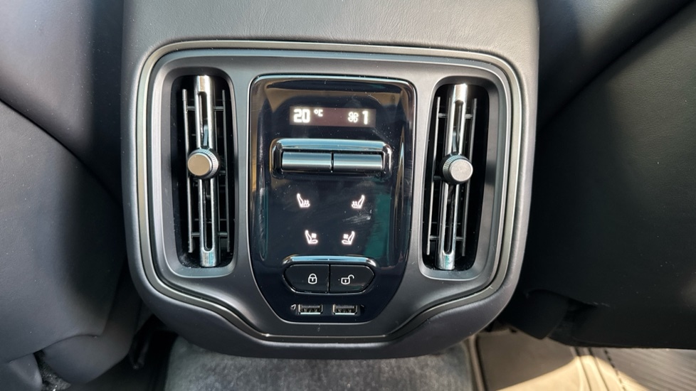 Used Aston Martin DBX 2025 for sale - 75742764: Photo 36