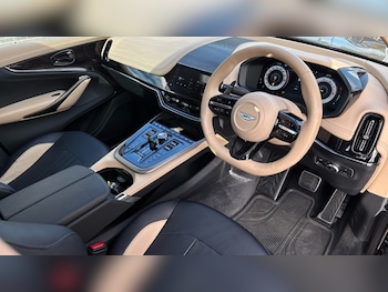 Used Aston Martin DBX 2025 for sale - 75742764: Photo