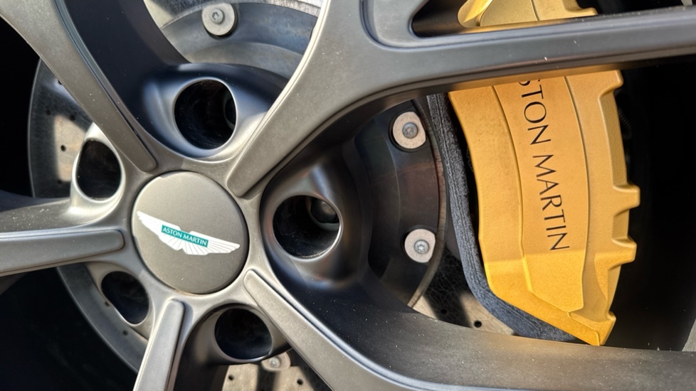 Used Aston Martin DBX 2025 for sale - 75742764: Photo 41