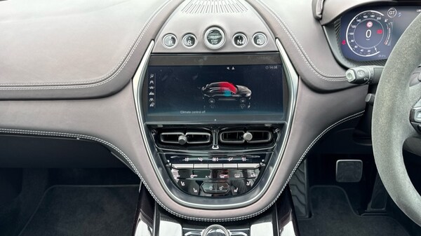 Used Aston Martin DBX 2024 for sale - 75391568: Photo 10