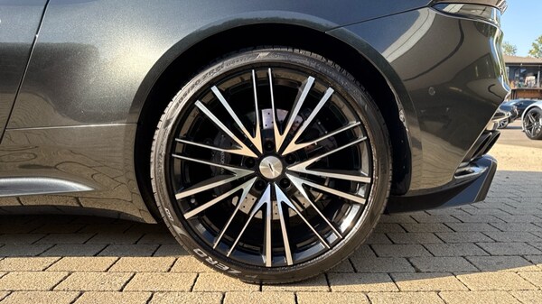 Used Aston Martin DBS 2020 for sale - 75554453: Photo 23