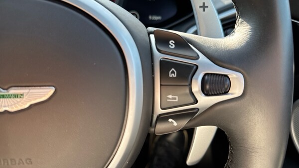 Used Aston Martin DBS 2020 for sale - 75554453: Photo 27