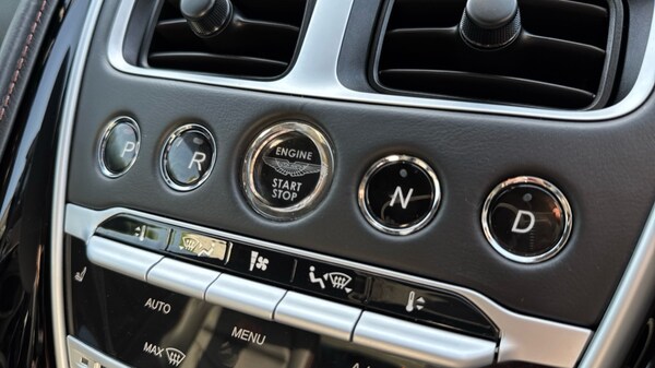 Used Aston Martin DBS 2020 for sale - 75554453: Photo 32