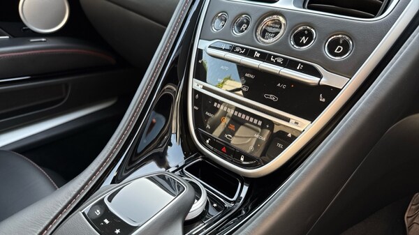 Used Aston Martin DBS 2020 for sale - 75554453: Photo 33