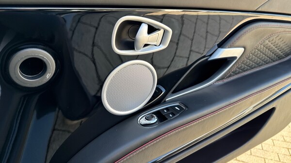 Used Aston Martin DBS 2020 for sale - 75554453: Photo 34
