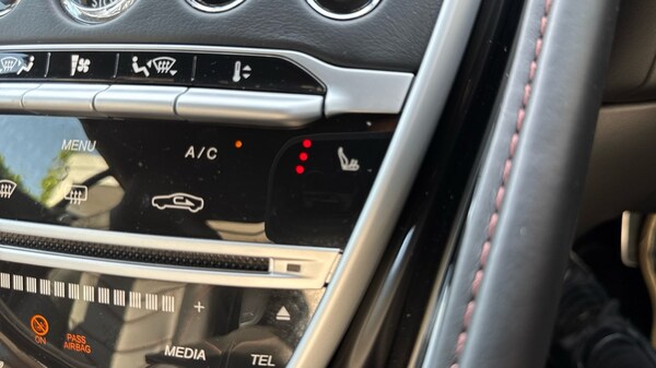 Used Aston Martin DBS 2020 for sale - 75554453: Photo 38