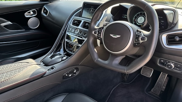 Used Aston Martin DBS 2020 for sale - 75554453: Photo 3