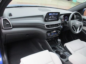 Used Jaguar XE 2016 for sale - 78990335: Photo