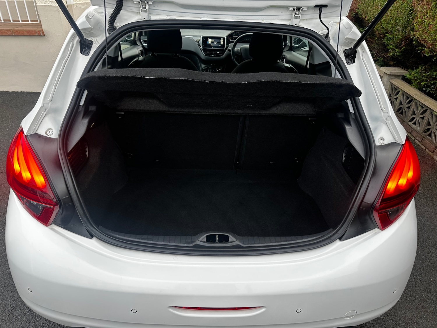 Used Peugeot 208 2016 for sale - 77160884: Photo 12