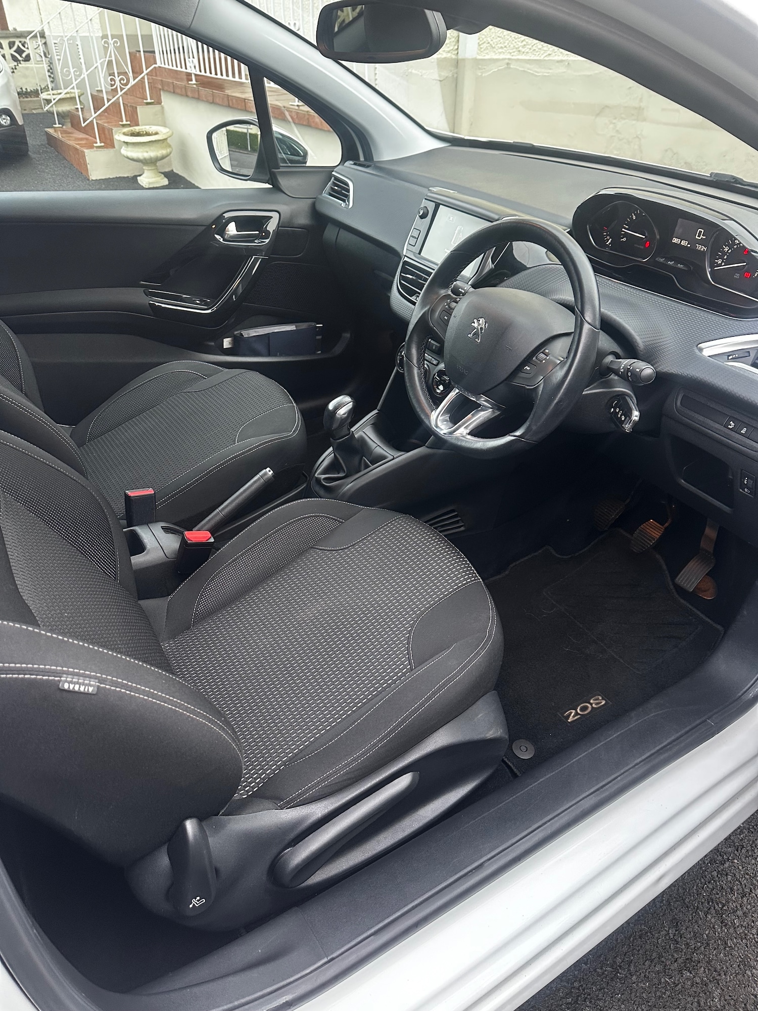 Used Peugeot 208 2016 for sale - 77160884: Photo 8