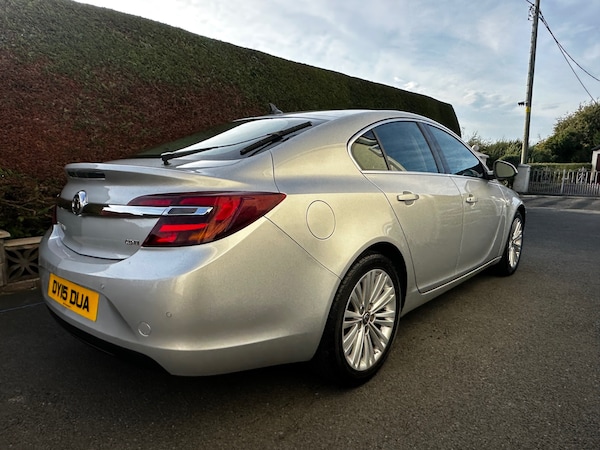 Used Vauxhall Insignia 2015 for sale - 76325857: Photo 2