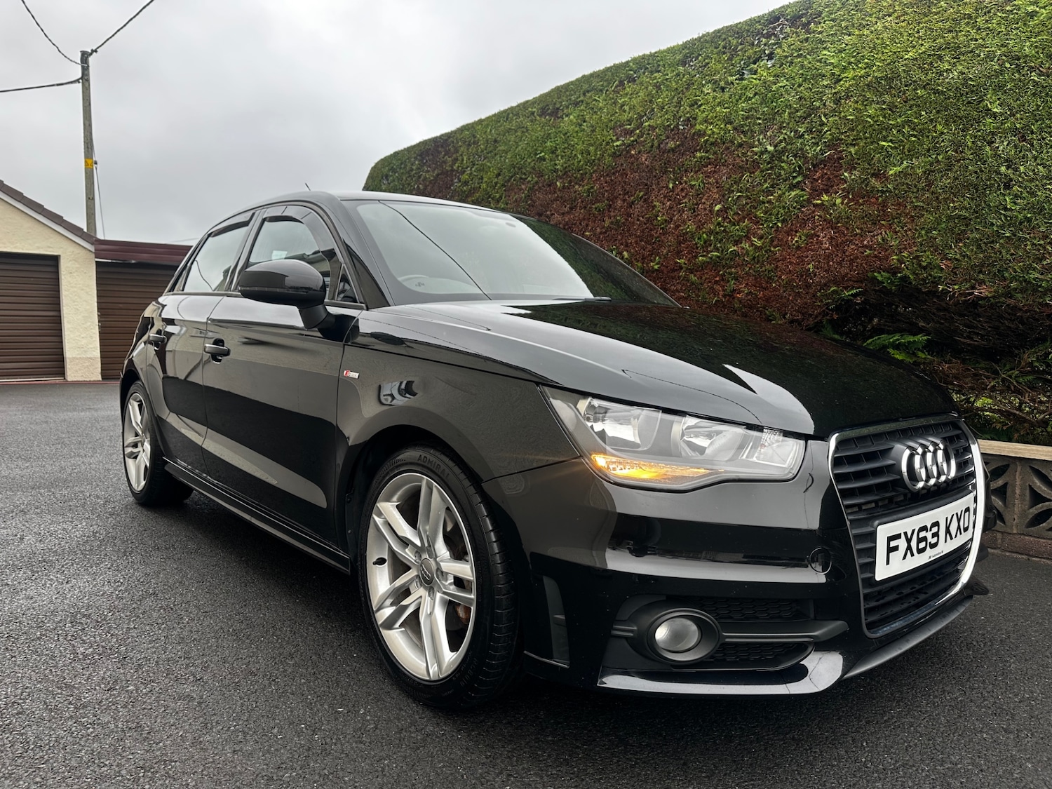 Used Audi A1 2013 for sale - 76858737: Photo 2