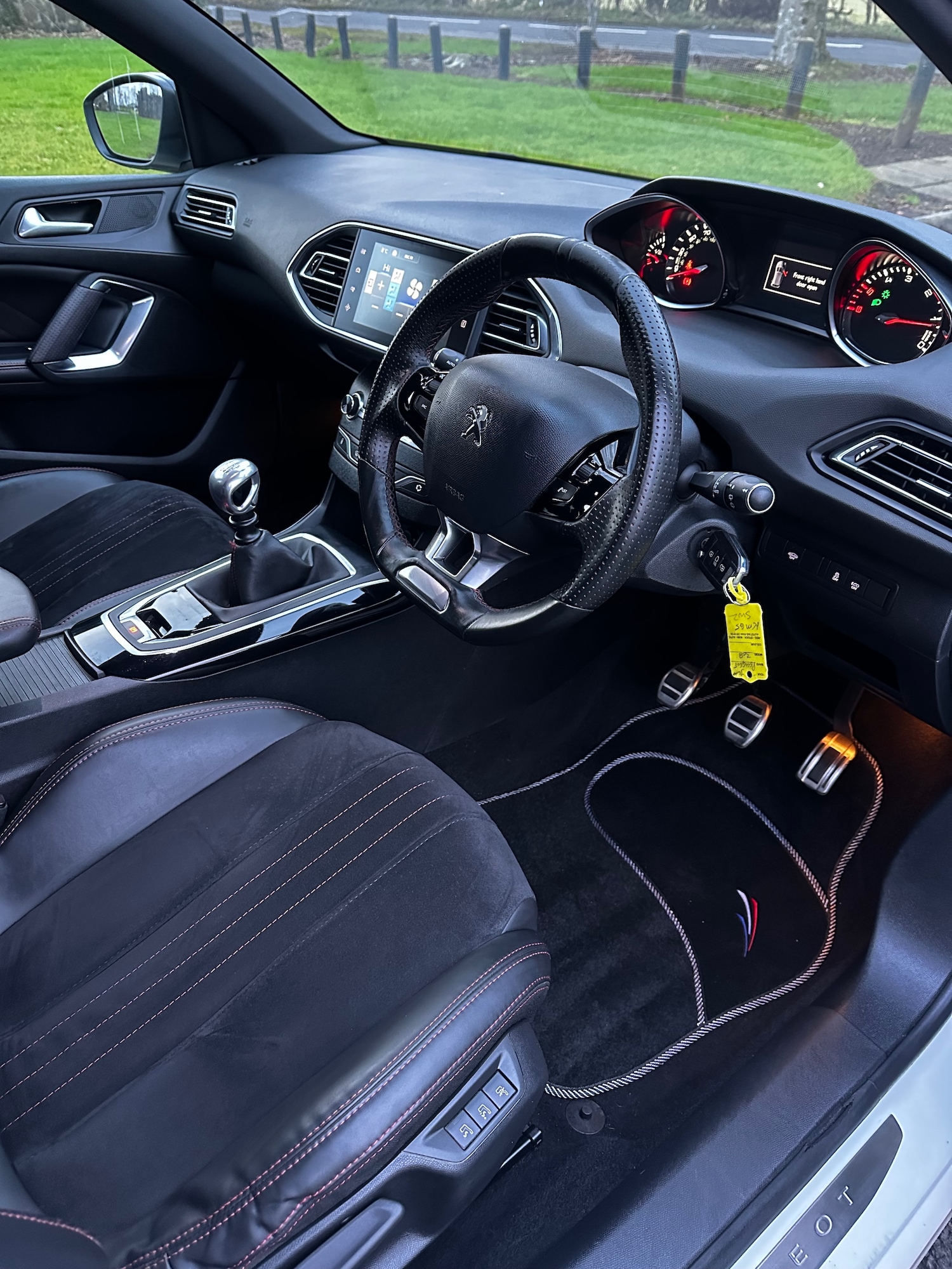 Used Peugeot 308 2015 for sale - 76954675: Photo 13