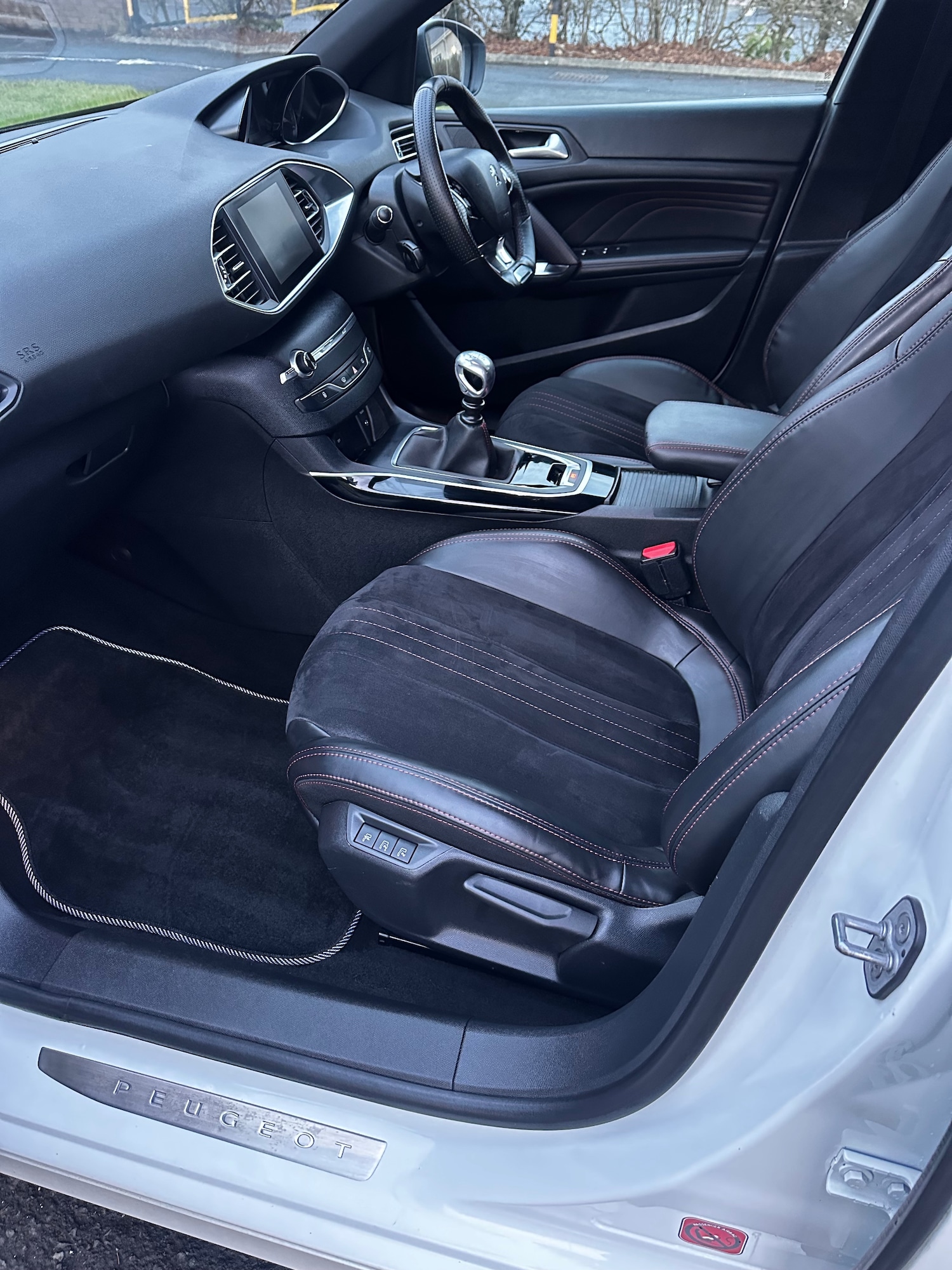 Used Peugeot 308 2015 for sale - 76954675: Photo 14