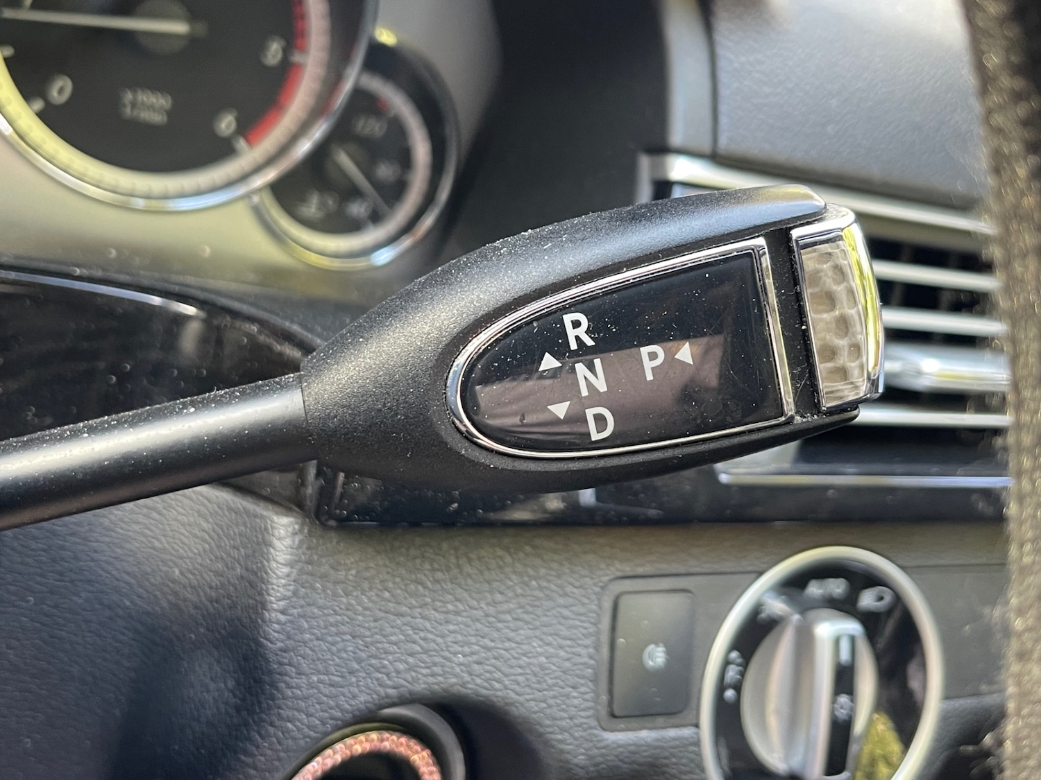 Used Mercedes-Benz E Class 2012 for sale - 76180103: Photo 25