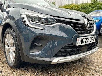 Used Renault Captur 2022 for sale - 79200070: Photo