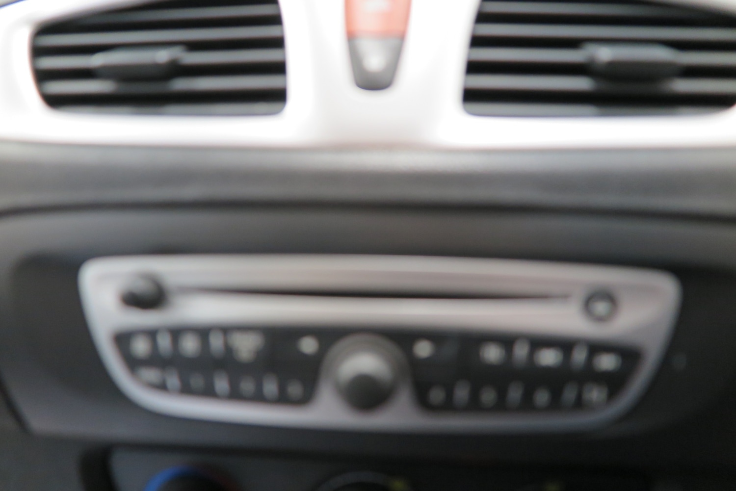 Used Renault Scenic 2010 for sale - 76384750: Photo 14