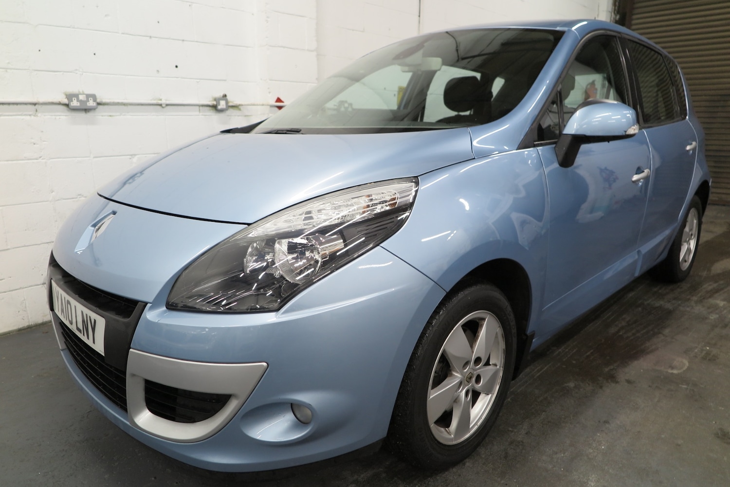 Used Renault Scenic 2010 for sale - 76384750: Photo 2