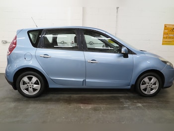 Used Renault Scenic 2010 for sale - 76384750: Photo