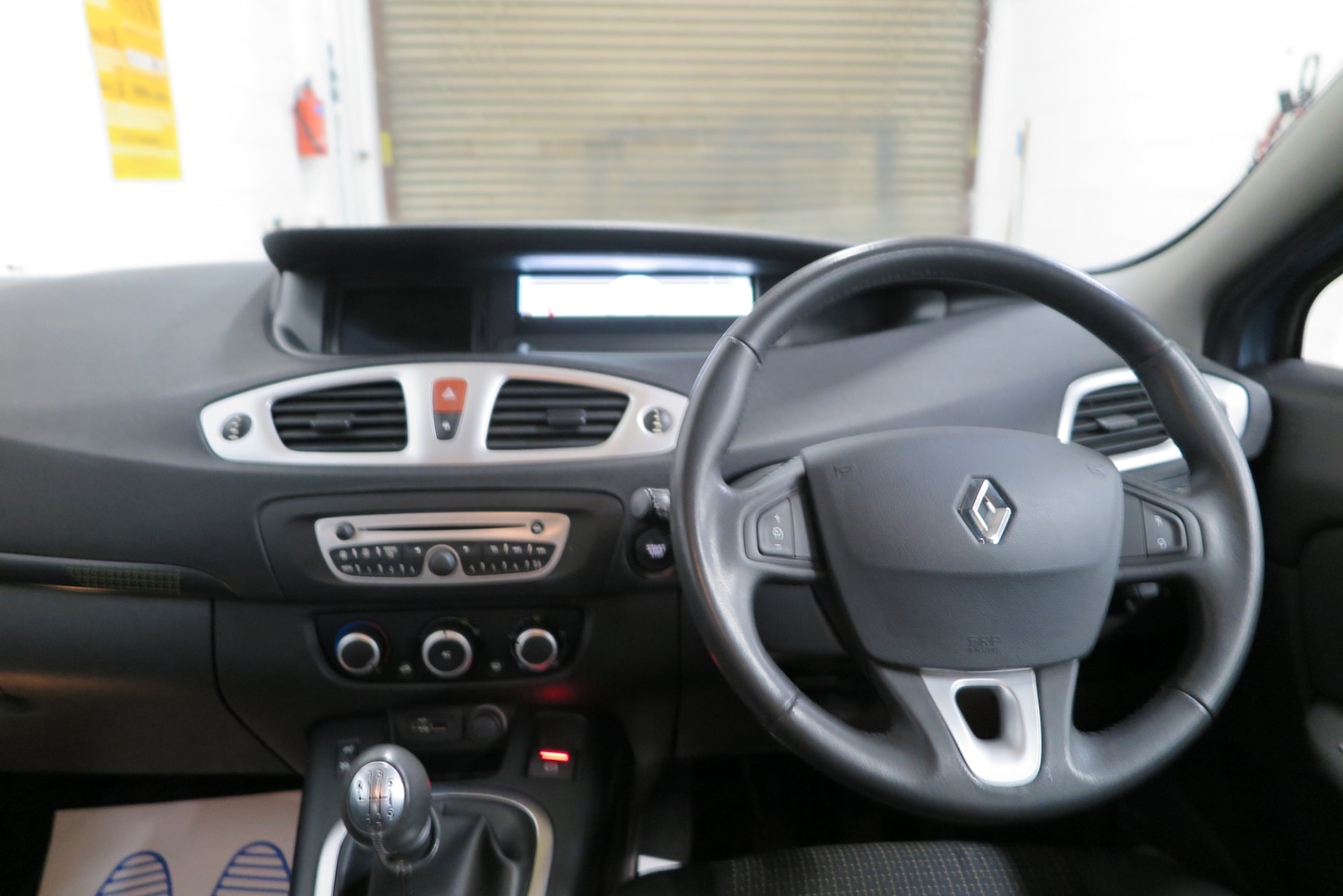 Used Renault Scenic 2010 for sale - 76384750: Photo 8