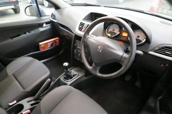 Used Peugeot 207 2011 for sale - 74375207: Photo 8