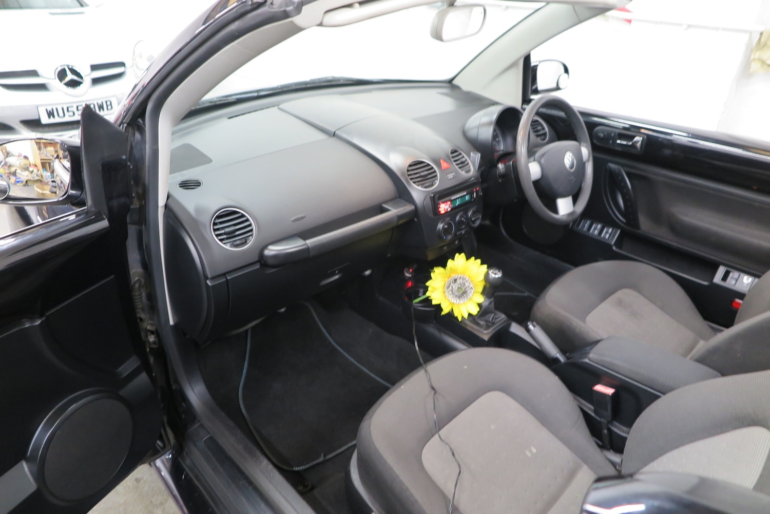 Used Volkswagen Beetle 2011 for sale - 76143283: Photo 15