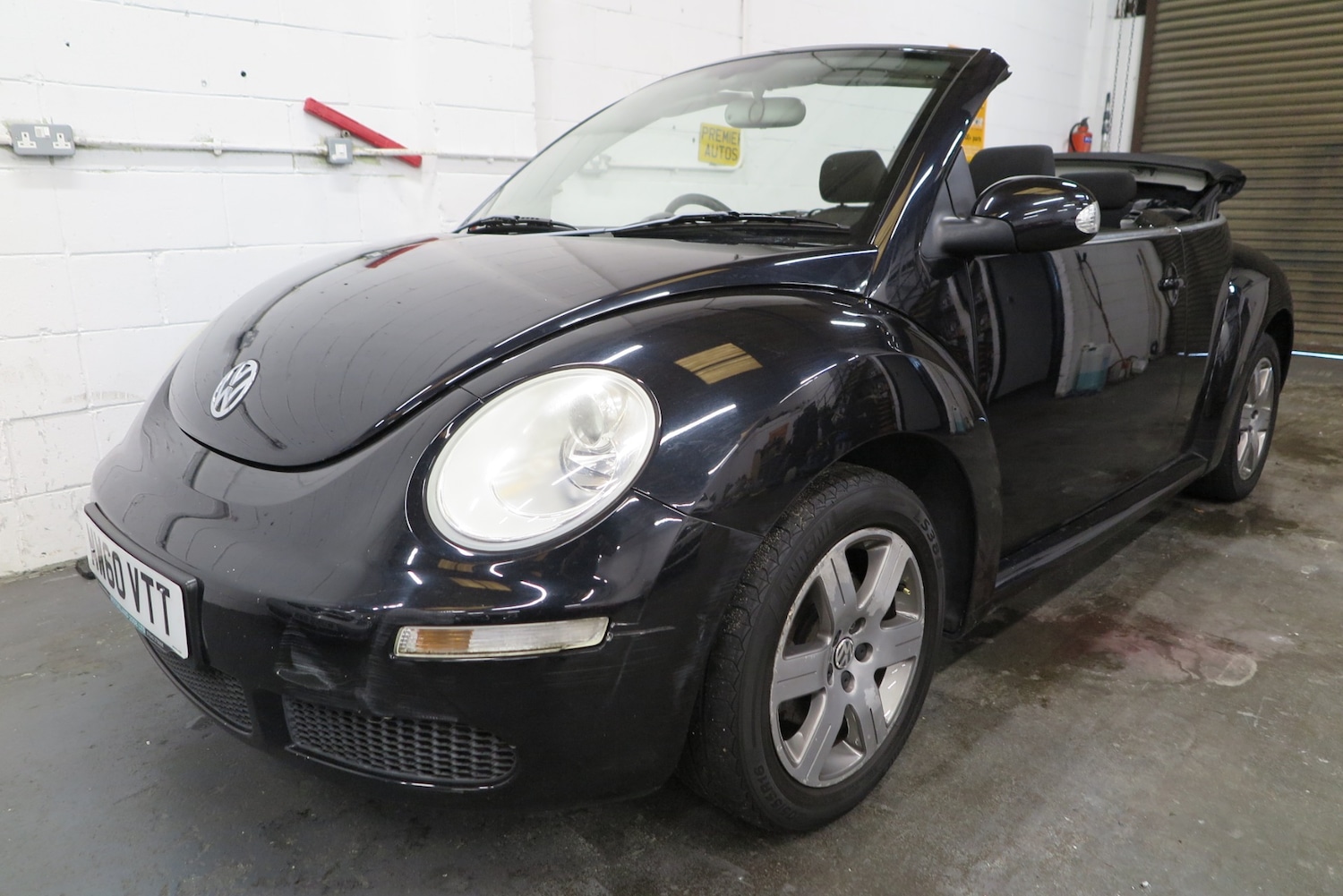 Used Volkswagen Beetle 2011 for sale - 76143283: Photo 2