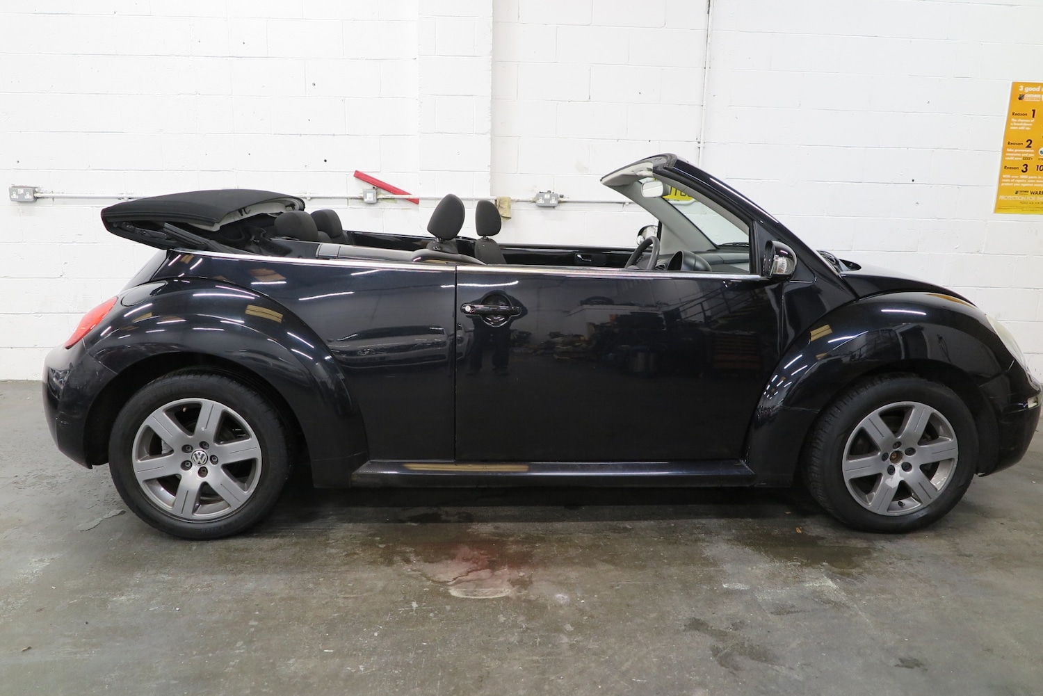 Used Volkswagen Beetle 2011 for sale - 76143283: Photo 3
