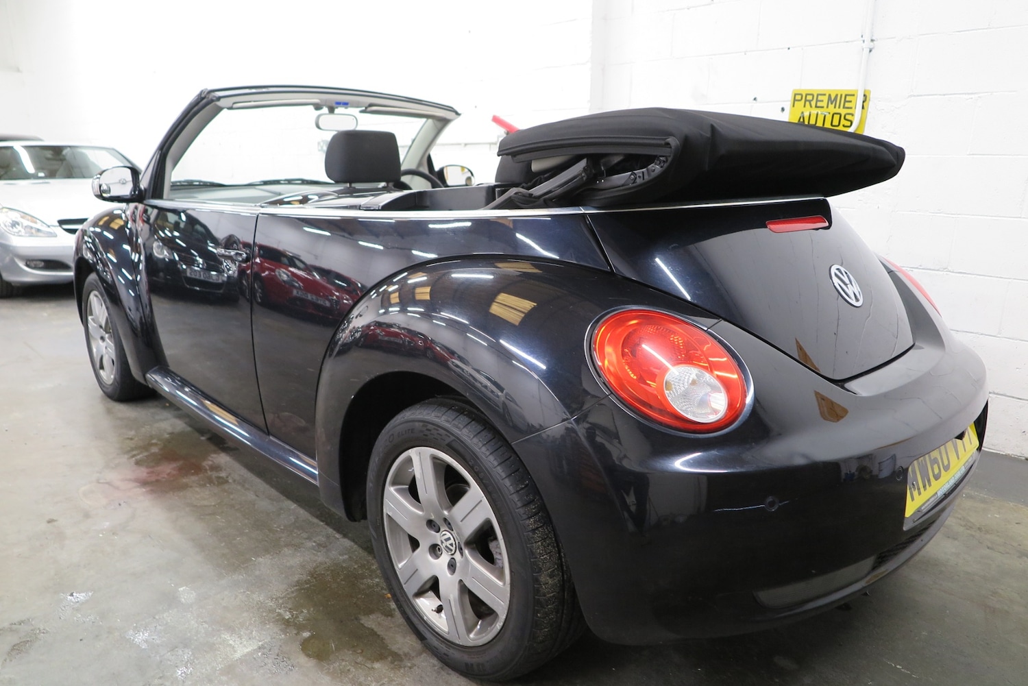 Used Volkswagen Beetle 2011 for sale - 76143283: Photo 6