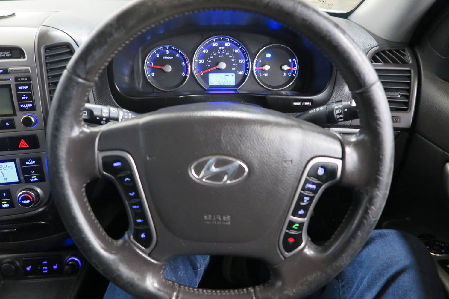 Used Hyundai Santa Fe 2012 for sale - 76143464: Photo 10