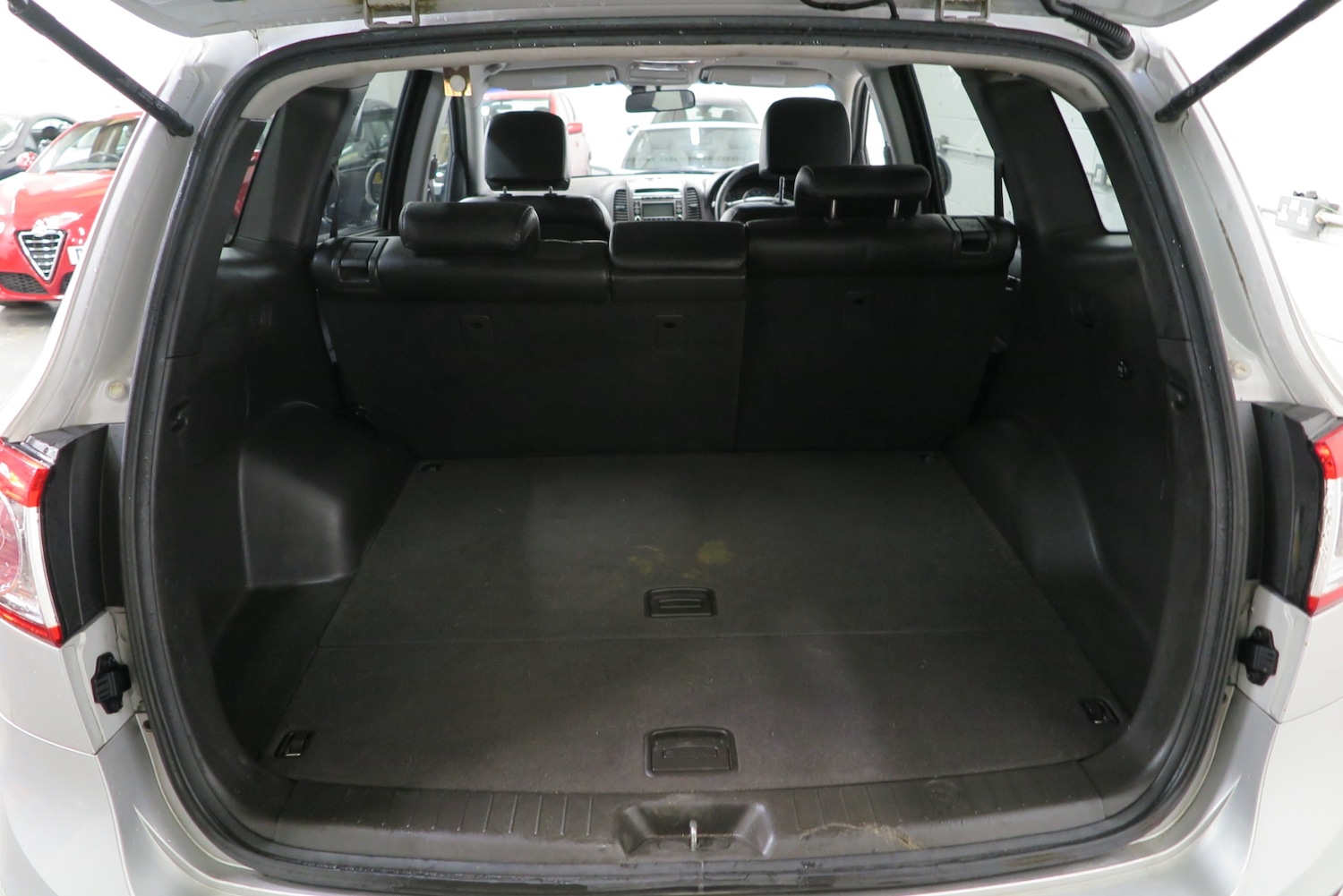 Used Hyundai Santa Fe 2012 for sale - 76143464: Photo 17