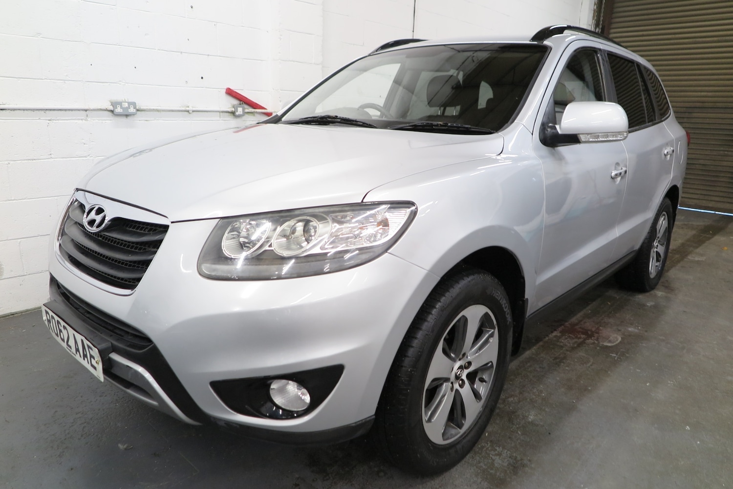 Used Hyundai Santa Fe 2012 for sale - 76143464: Photo 2