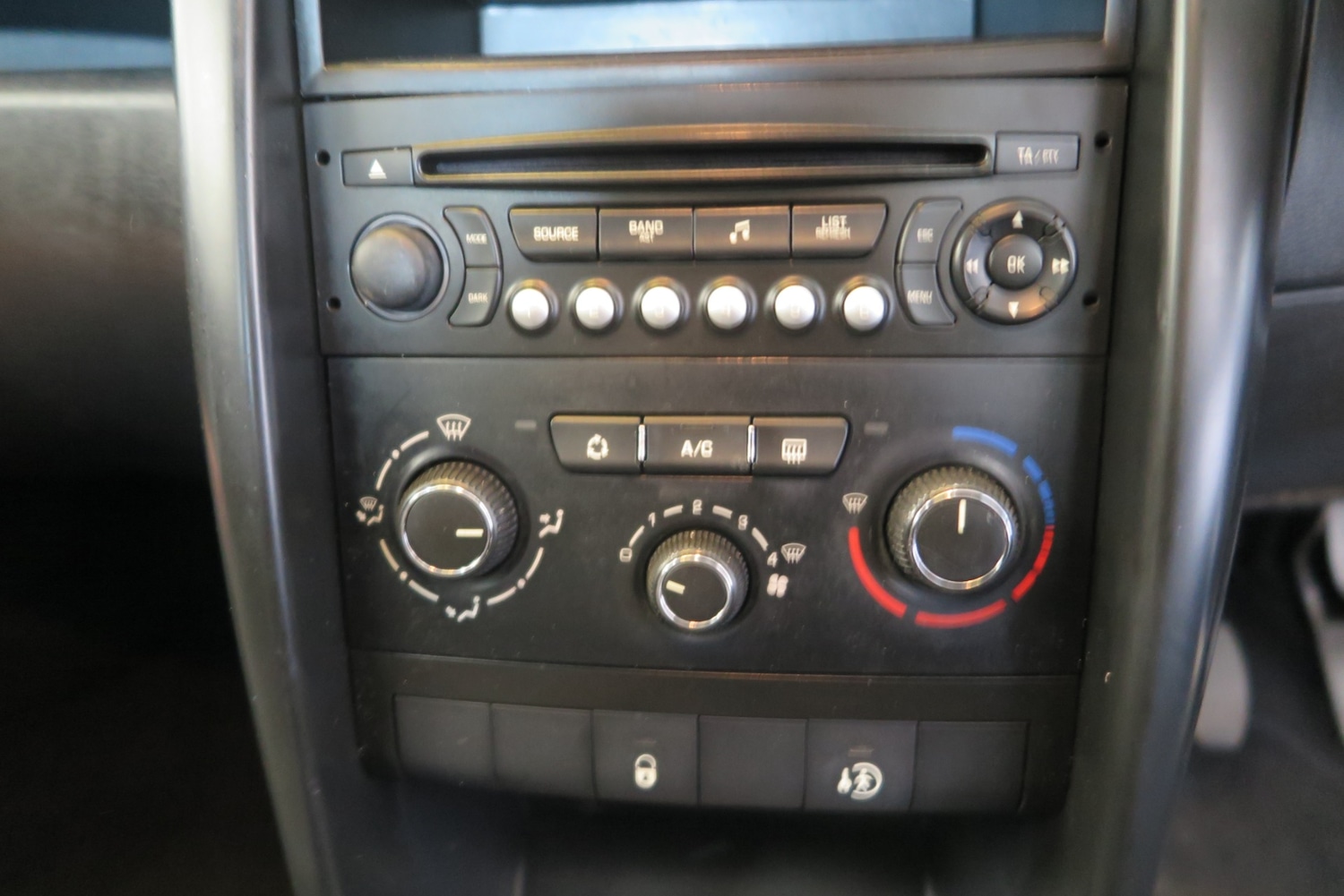 Used Peugeot 207 2011 for sale - 77708259: Photo 12