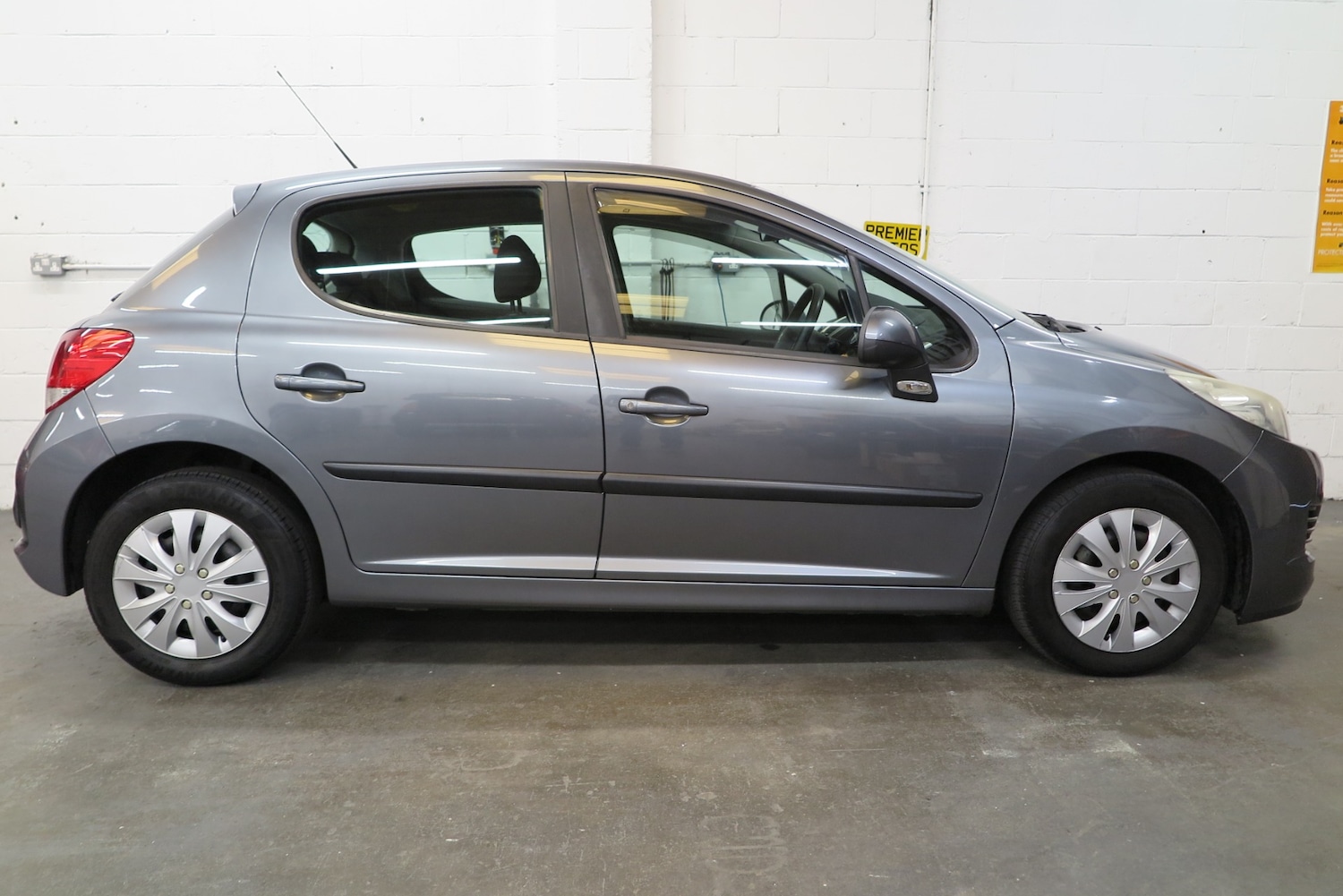 Used Peugeot 207 2011 for sale - 77708259: Photo 3