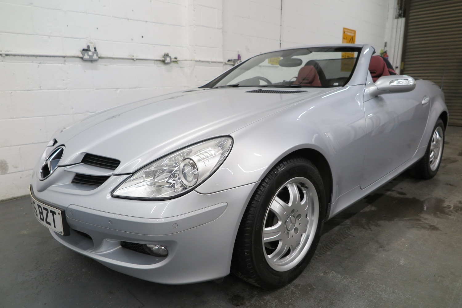 Used Mercedes-Benz SLK 2005 for sale - 77716579: Photo 2