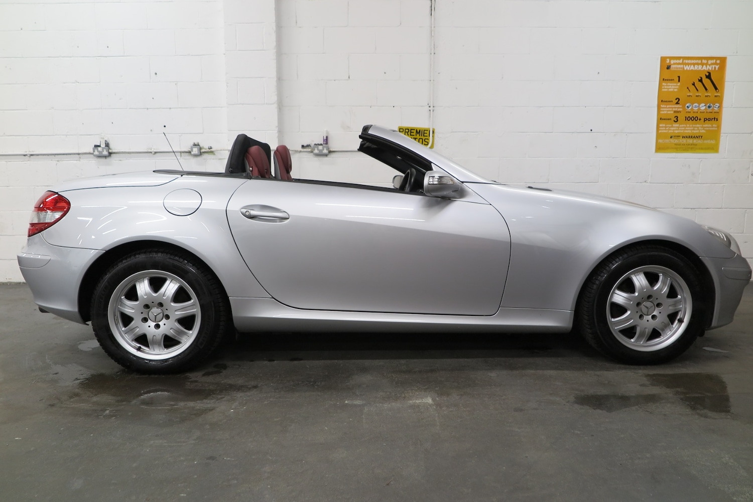 Used Mercedes-Benz SLK 2005 for sale - 77716579: Photo 3