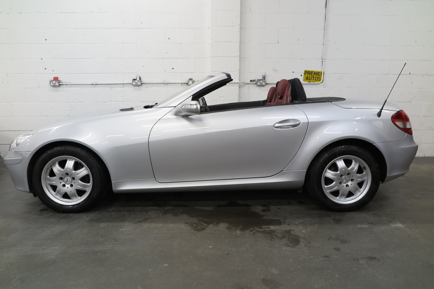 Used Mercedes-Benz SLK 2005 for sale - 77716579: Photo 4