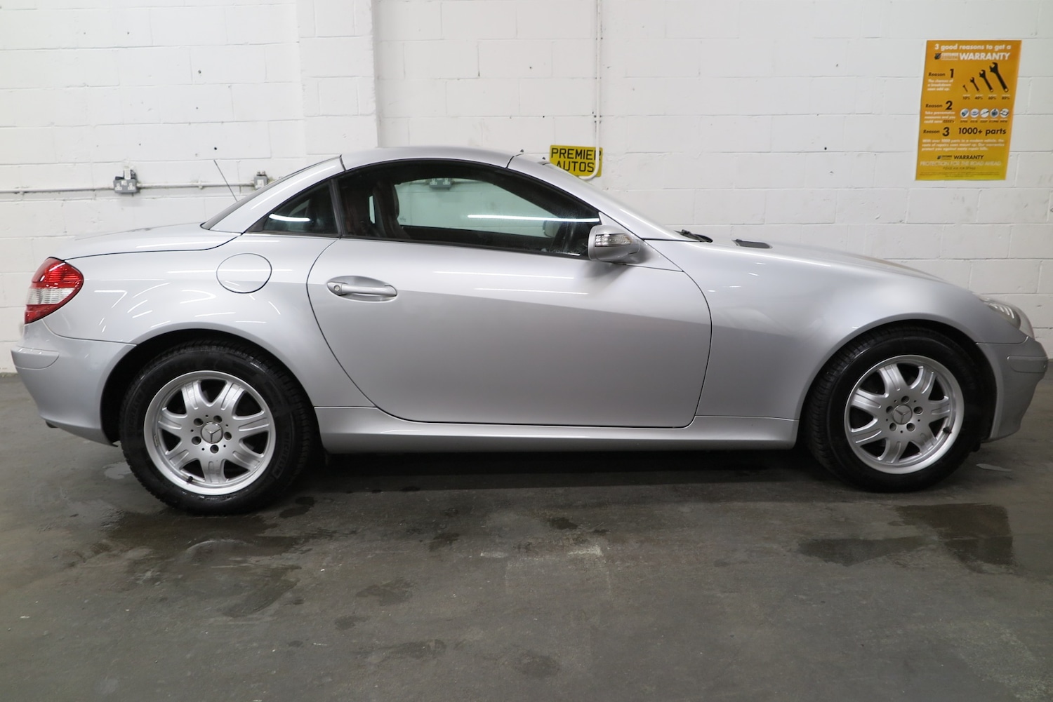 Used Mercedes-Benz SLK 2005 for sale - 77716579: Photo 9