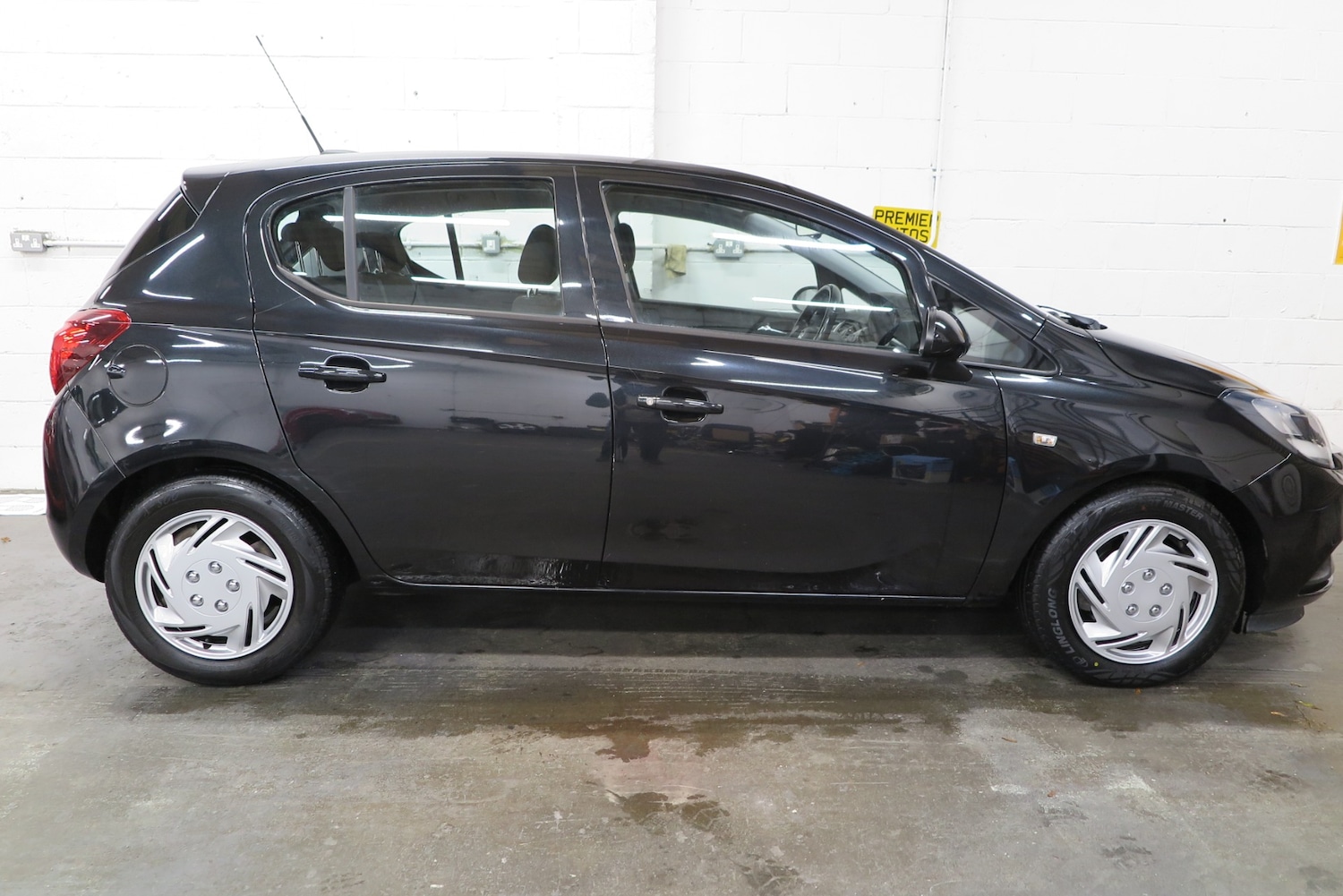 Used Vauxhall Corsa 2016 for sale - 76384864: Photo 3