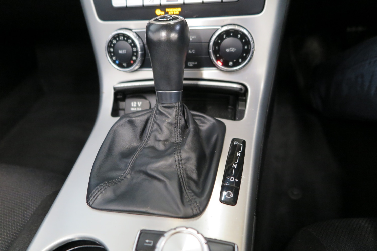 Used Mercedes-Benz SLK 2012 for sale - 77579826: Photo 16