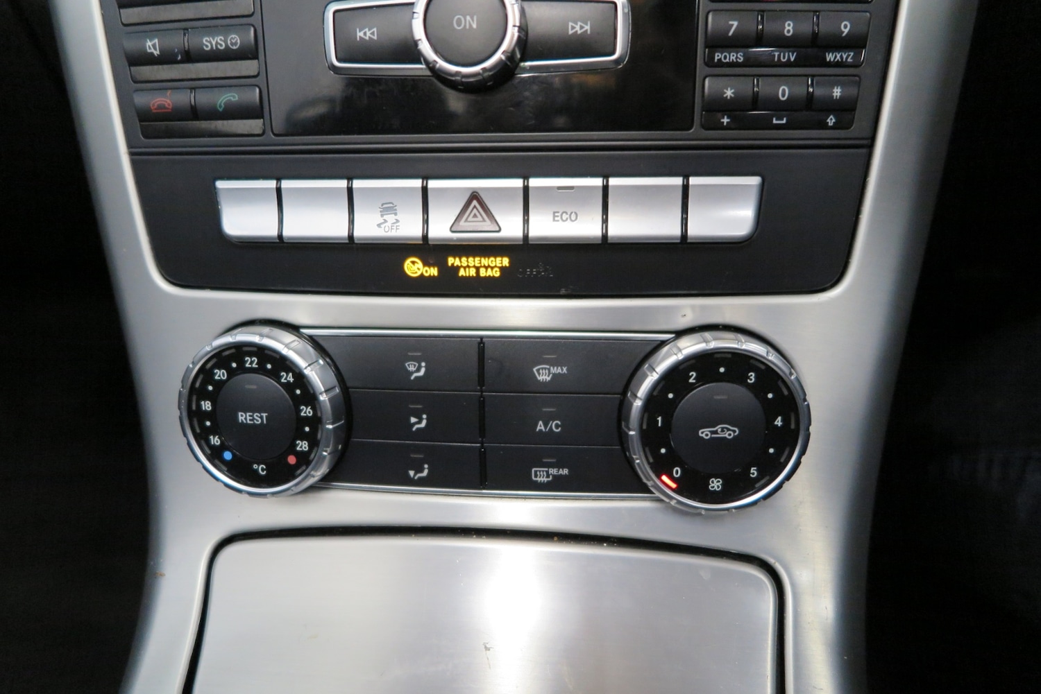 Used Mercedes-Benz SLK 2012 for sale - 77579826: Photo 19