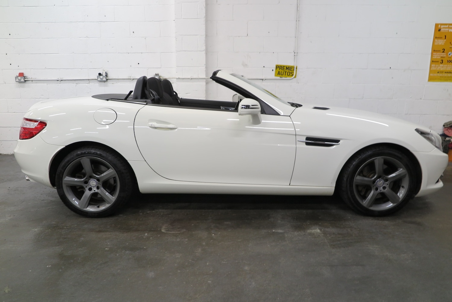 Used Mercedes-Benz SLK 2012 for sale - 77579826: Photo 3